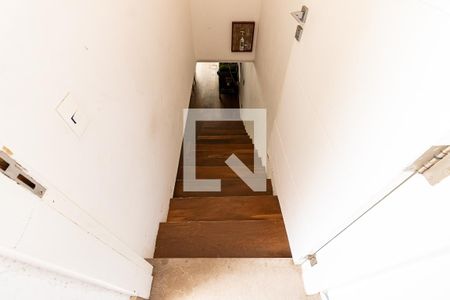 Casa à venda com 300m², 3 quartos e 2 vagasEscada