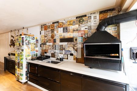 Casa à venda com 300m², 3 quartos e 2 vagasSalão 