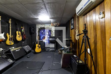 Casa à venda com 300m², 3 quartos e 2 vagasStudio 