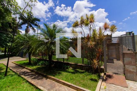 Casa para alugar com 500m², 4 quartos e 3 vagas Casa para alugar com 500m², 4 quartos e 3 vagasFachada