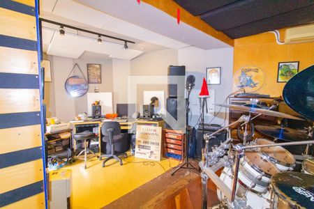 Casa para alugar com 500m², 4 quartos e 3 vagas Casa para alugar com 500m², 4 quartos e 3 vagasEstúdio - Casa 2