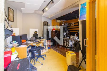 Casa para alugar com 500m², 4 quartos e 3 vagas Casa para alugar com 500m², 4 quartos e 3 vagasEstúdio - Casa 2