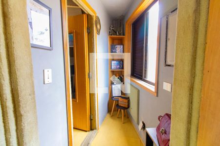 Casa para alugar com 500m², 4 quartos e 3 vagas Casa para alugar com 500m², 4 quartos e 3 vagasCorredor - Casa 2