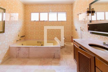 Casa para alugar com 500m², 4 quartos e 3 vagas Casa para alugar com 500m², 4 quartos e 3 vagasBanheiro