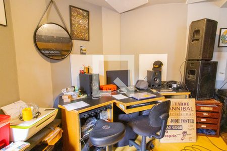 Casa para alugar com 500m², 4 quartos e 3 vagas Casa para alugar com 500m², 4 quartos e 3 vagasEstúdio - Casa 2