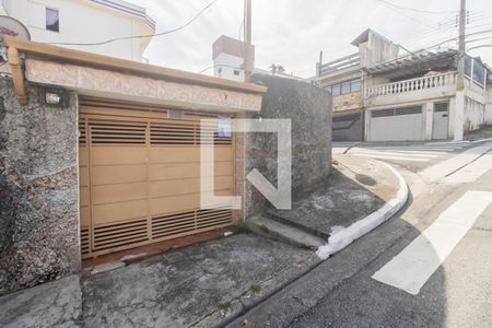 Casa para alugar com 182m², 2 quartos e 1 vaga Casa para alugar com 182m², 2 quartos e 1 vagaFachada