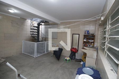 Casa à venda com 220m², 2 quartos e 2 vagasÁrea de Serviço