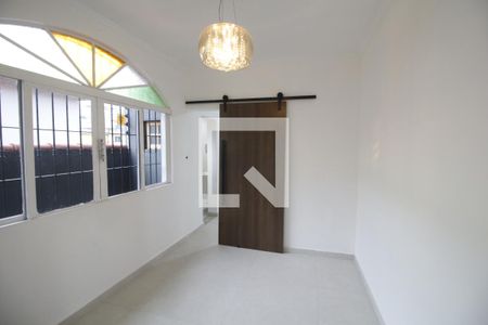 Casa à venda com 220m², 2 quartos e 2 vagasSuíte