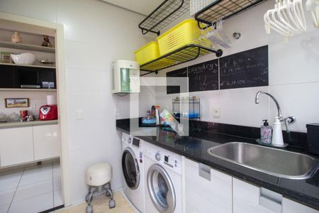 Casa de condomínio para alugar com 340m², 4 quartos e 6 vagasÁrea de Serviço