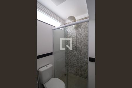 Casa de condomínio para alugar com 340m², 4 quartos e 6 vagasBanheiro 2