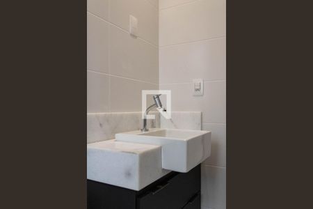 Apartamento para alugar com 64m², 2 quartos e 2 vagas Apartamento para alugar com 64m², 2 quartos e 2 vagasBanheiro da Suíte 2