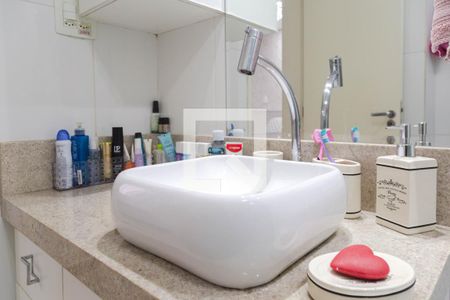 Apartamento à venda com 83m², 3 quartos e 2 vagasBanheiro