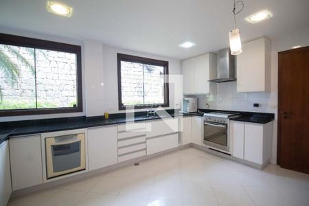 Casa à venda com 350m², 4 quartos e 2 vagasCozinha