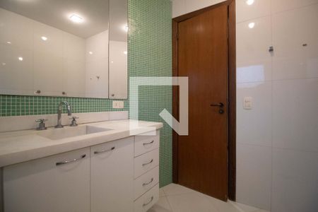 Casa à venda com 350m², 4 quartos e 2 vagasBanheiro social