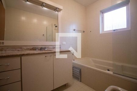 Casa à venda com 350m², 4 quartos e 2 vagasBanheiro da Suíte