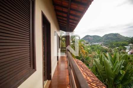 Casa à venda com 350m², 4 quartos e 2 vagasQuarto 3 - Varanda