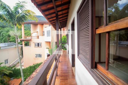 Casa à venda com 350m², 4 quartos e 2 vagasQuarto 2 - Varanda