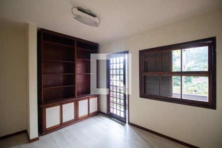 Casa à venda com 350m², 4 quartos e 2 vagasQuarto 3