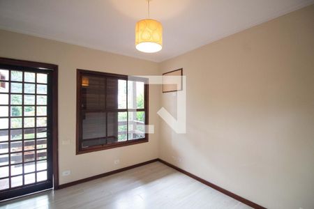 Casa à venda com 350m², 4 quartos e 2 vagasSuíte