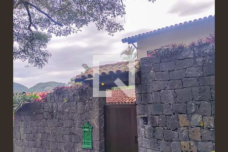 Casa à venda com 350m², 4 quartos e 2 vagasFachada
