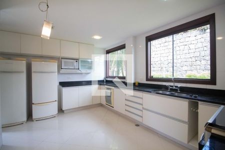 Casa à venda com 350m², 4 quartos e 2 vagasCozinha