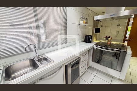 Apartamento à venda com 150m², 4 quartos e 2 vagasCozinha