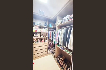 Apartamento à venda com 150m², 4 quartos e 2 vagasSuite 1 - Closet
