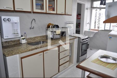 Apartamento à venda com 76m², 2 quartos e 1 vagaCozinha