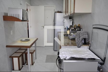 Apartamento à venda com 76m², 2 quartos e 1 vagaCozinha