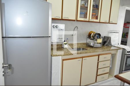 Apartamento à venda com 76m², 2 quartos e 1 vagaCozinha