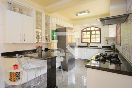 Casa à venda com 290m², 5 quartos e 4 vagasCozinha