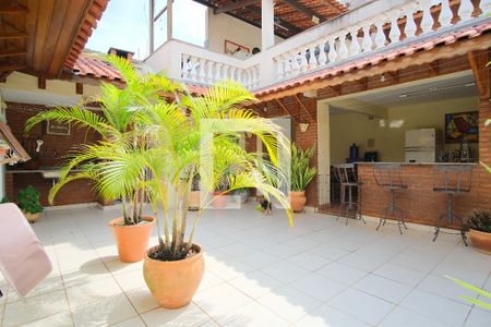 Casa à venda com 290m², 5 quartos e 4 vagasQuintal