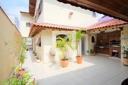 Casa à venda com 290m², 5 quartos e 4 vagasQuintal