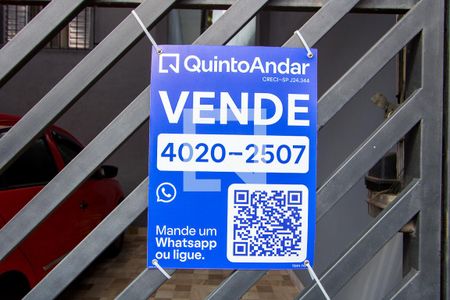 Casa à venda com 94m², 2 quartos e 2 vagas Casa à venda com 94m², 2 quartos e 2 vagasPlaquinha instalada na fachada