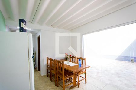 Casa à venda com 94m², 2 quartos e 2 vagas Casa à venda com 94m², 2 quartos e 2 vagasCozinha/Área de serviço