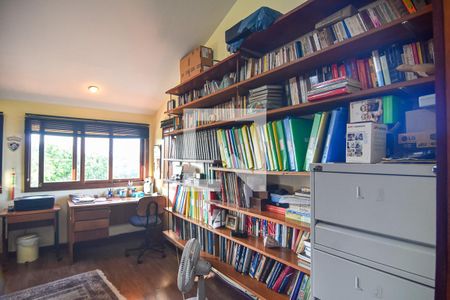 Casa à venda com 340m², 4 quartos e 4 vagasEscritório