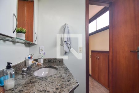 Casa à venda com 340m², 4 quartos e 4 vagasBanheiro da Suíte 4