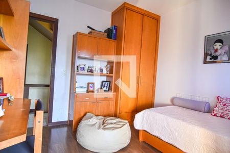 Casa à venda com 340m², 4 quartos e 4 vagas Quarto 3