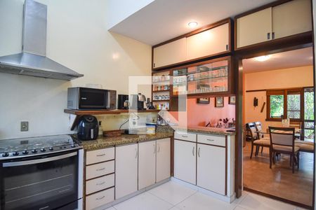 Casa à venda com 340m², 4 quartos e 4 vagasCozinha