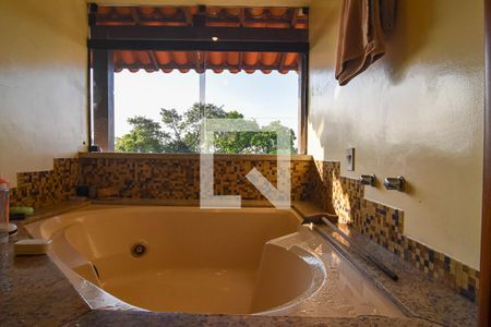 Casa à venda com 340m², 4 quartos e 4 vagasBanheiro do Quarto 2