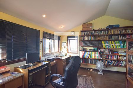 Casa à venda com 340m², 4 quartos e 4 vagasEscritório