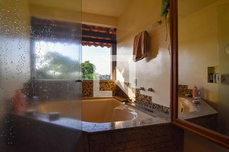 Casa à venda com 340m², 4 quartos e 4 vagasBanheiro do Quarto 2