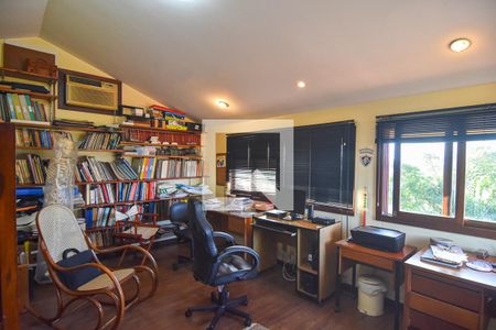 Casa à venda com 340m², 4 quartos e 4 vagasEscritório