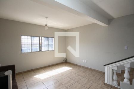 Sala de casa para alugar com 3 quartos, 118m² em Conjunto Promorar Sapopemba, São Paulo