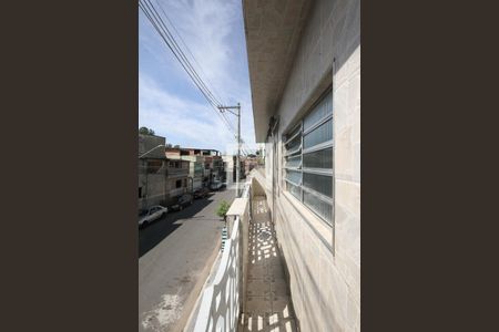 Casa para alugar com 118m², 3 quartos e sem vagaVaranda