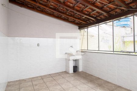 Casa para alugar com 60m², 2 quartos e 1 vagaÁrea de Serviço