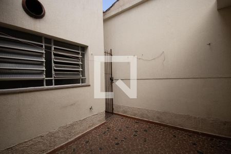 Casa para alugar com 150m², 2 quartos e 1 vagaQuintal