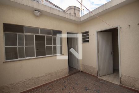 Casa para alugar com 150m², 2 quartos e 1 vagaQuintal
