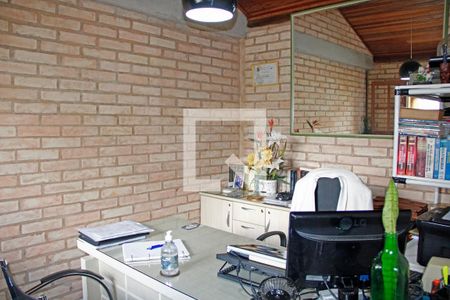 Casa de condomínio para alugar com 1100m², 3 quartos e 4 vagasEscritório