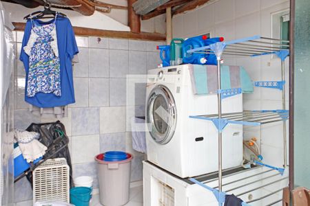 Casa de condomínio para alugar com 1100m², 3 quartos e 4 vagasÁrea de Serviço